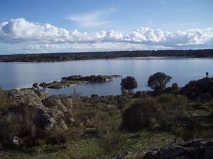 Almendra lake