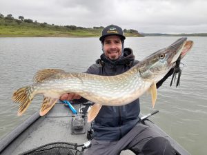 pescar lucios en Extremadura